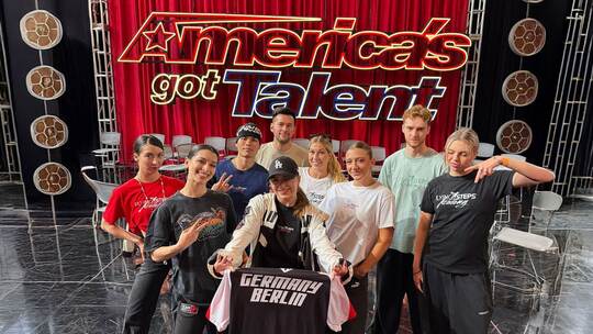 «America’s Got Talent» - «Team Recycled» aus Berlin «America’s Got Talent» - «Team Recycled» aus Berlin