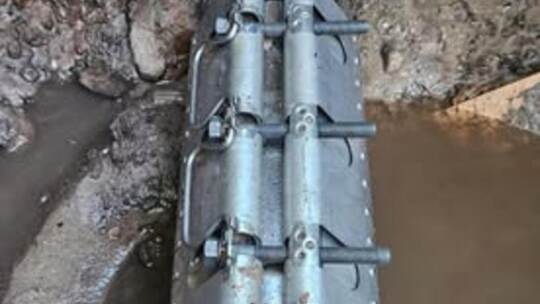Lag hier das Problem der zu hohen Keimbelastung im Sommer? Dieses Foto einer gefixten Wasserleitung postet Bürgermeister Heiko S