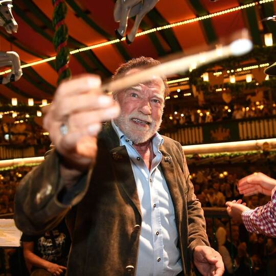 Schwarzenegger im Marstall-Festzelt