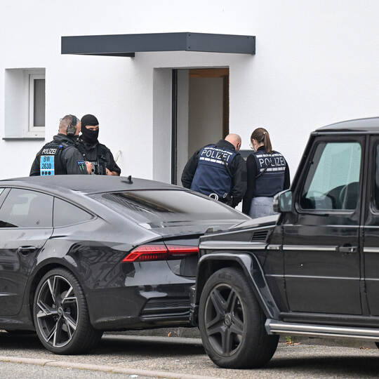 Polizei durchsucht mehrere Objekte in drei Bundesländern