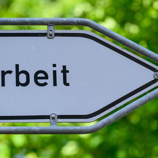 Zahl der Arbeitslosen sinkt wieder unter Drei-Millionen-Grenze