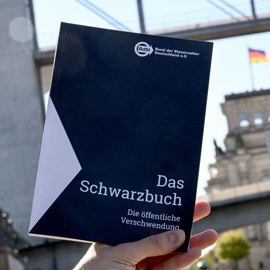 Bund der Steuerzahler stellt das «Schwarzbuch 2025/26» vor
