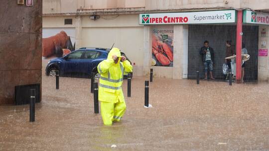 Ex-Hurrikan Gabrielle setzt Teile Spaniens unter Wasser