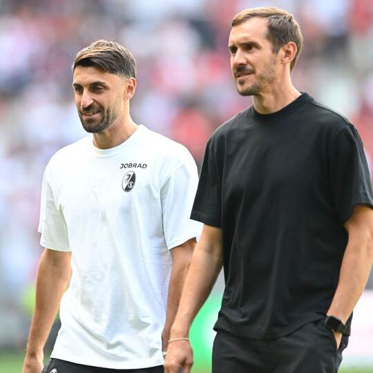 Vincenzo Grifo (l) und Julian Schuster