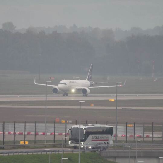 Nach Drohnensichtung am Flughafen München - Flugbetrieb
