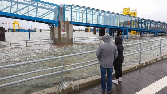 Sturmflut an der Nordsee Sturmflut an der Nordsee