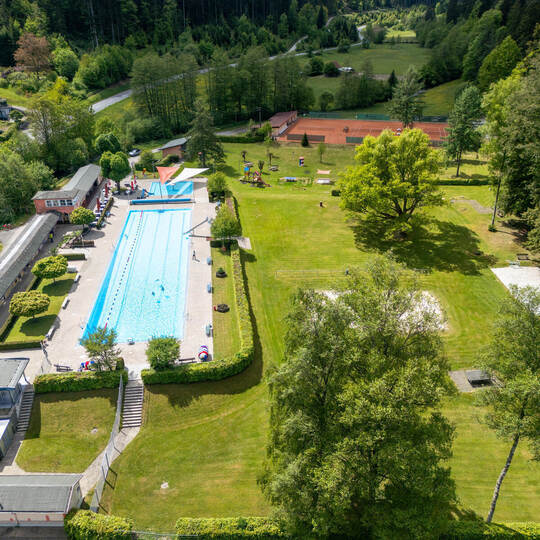 Waldfreibad Calmbach Drohne