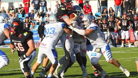 Alles im Griff? Die Wilddogs (in Weiß) legten eine tolle erste Saison in der GFL1 hin. Foto: