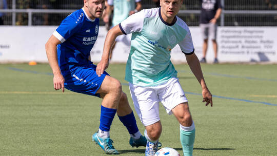 Nach dem Pokalspiel wieder in der Liga gefordert: der FSV Buckenberg mit Adrian Strauß (am Ball). Foto: Ralf Becker