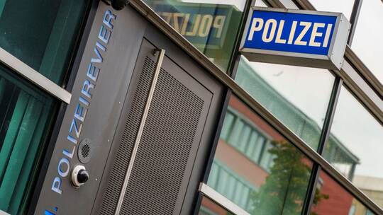 Ermittlungen gegen hessische Polizisten Ermittlungen gegen hessische Polizisten