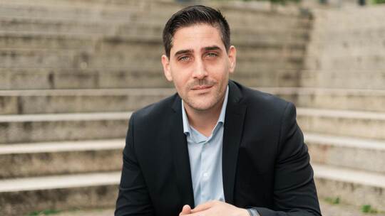 Alon David ist in Deutschland aufgewachsen und lebt mittlerweile in Israel. Foto: James Zabel | STEINSIEK.CH