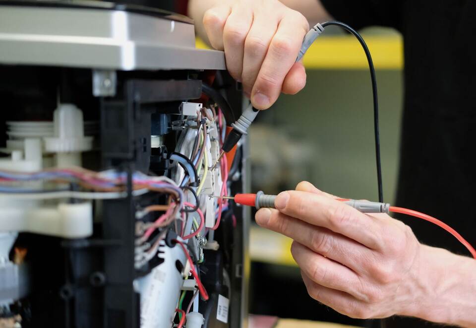 Reparatur von Elektrogeräten Reparatur von Elektrogeräten