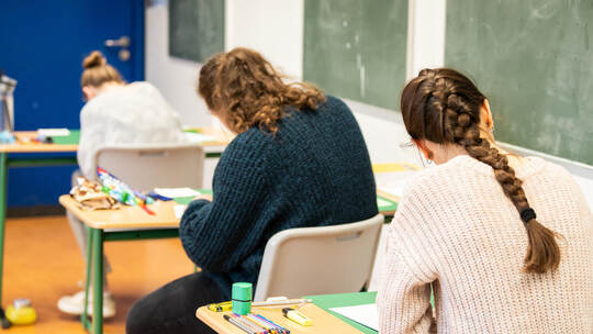 Bei der Umstellung auf G8 gab es einen doppelten Abitur-Jahrgang. In sieben Jahren wird es durch die Rückkehr zu G9 ein Jahr ohn Abiturprüfungen an den allgemeinbildenden Schulen