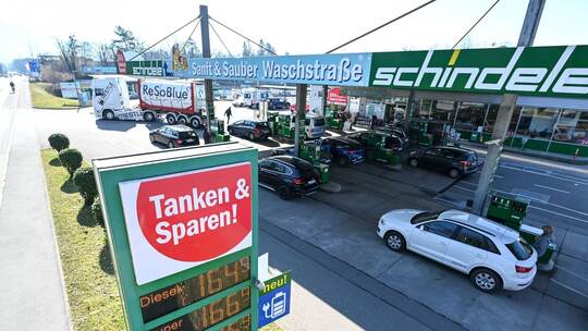 Ukraine-Konflikt - Tanktourismus nach Österreich Ukraine-Konflikt - Tanktourismus nach Österreich