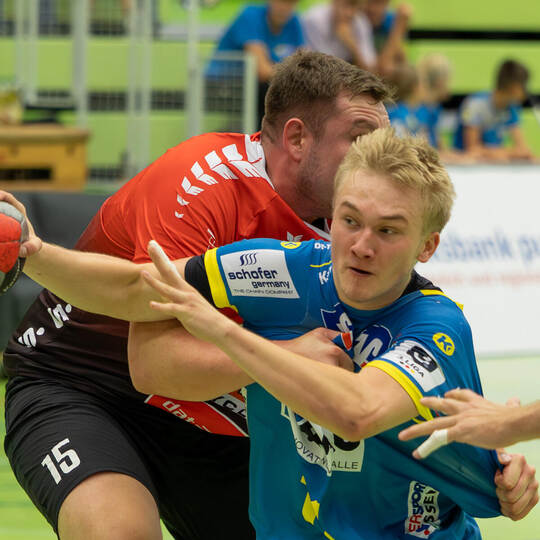 Beim Topfavoriten der Liga in Konstanz sind die Handballer der SG Pforzheim/Eutingen (Jona Mauch, vorn) am Samstag zu Gast. Ralf