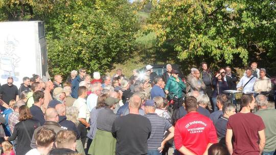 Über 200 interessierte Bürgerinnen und Bürger haben sich am vergangenen Samstag im Großglattbacher Wald eingefunden – 80 Prozent