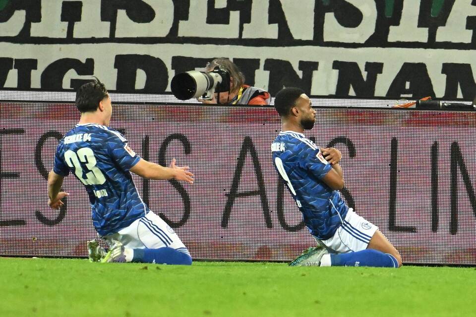Hannover 96 - FC Schalke 04 Hannover 96 - FC Schalke 04
