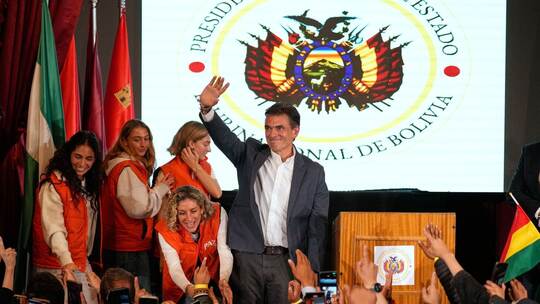 Ende der linken Ära in Bolivien: Paz gewinnt Präsidentenwahl Ende der linken Ära in Bolivien: Paz gewinnt Präsidentenwahl