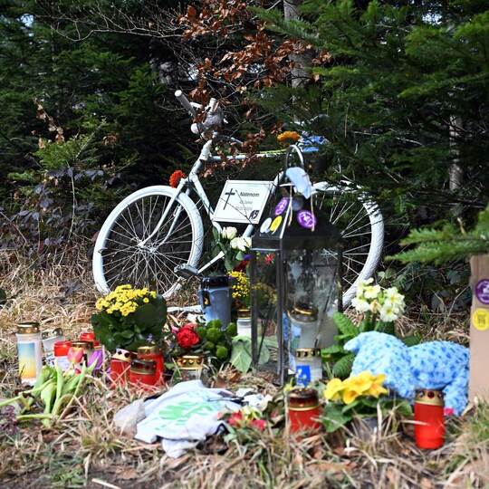 Gedenkstelle für bei Unfall gestorbenen Radaktivisten Gedenkstelle für bei Unfall gestorbenen Radaktivisten