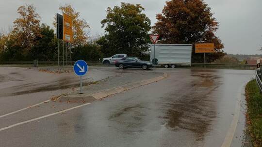 Zu den Stoßzeiten kommt es an der B10-Einfahrt Vaihingen-Mitte immer wieder zu Rückstaus und Wartezeiten. Das soll mit einer Amp