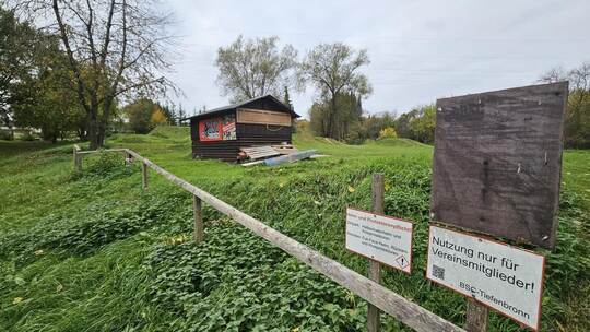 Die bestehende Holzhütte auf dem Bikepark im Ortsteil Lehningen soll durch einen neue ersetzt werden. Voraussetzung ist allerdin