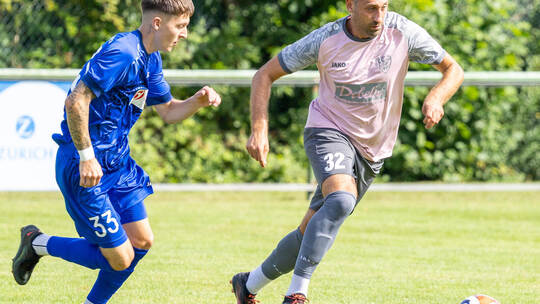Spielertrainer Francesco Grifo (rechts) peilt mit Alemannia Wilferdingen drei Punkte im Topspiel gegen den 1. FC Birkenfeld an.