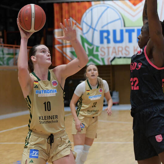 Maud Huijbens (links) kam gegen Peja auf 19 Punkte. Ripberger
