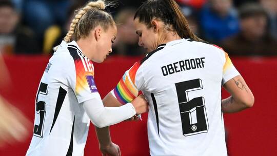 Giulia Gwinn und Lena Oberdorf Giulia Gwinn und Lena Oberdorf