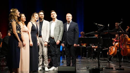 Vielstimmige Harmonie: Das A-Cappella-Sextett Vocoder und das SWDKO entführen das Publikum in eine neue Klangwelt des Volkslieds