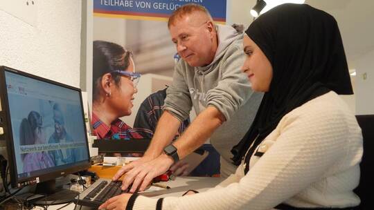 Wie man Bewerbungen und Lebensläufe schreibt haben Torsten Daul und Leen Seif oft miteinander geübt. Nico Roller