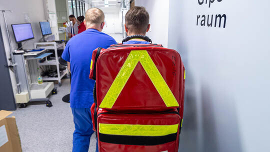 Das Helios Klinikum stellt fest, dass insbesondere außerhalb der Praxisöffnungszeiten der Hausärzte die Notaufnahme weiterhin ho Notaufnahme ZNA Helios