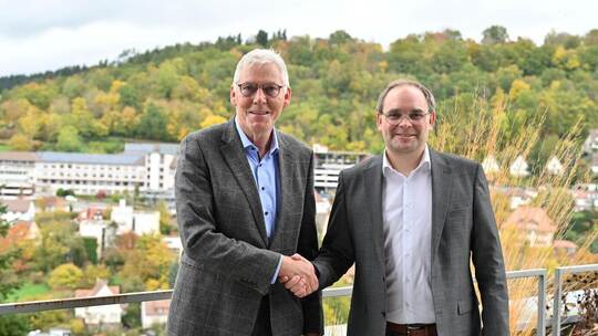 Für Landrat Helmut Riegger und Calws Oberbürgermeister Florian Kling ist die Übernahme des ehemaligen Krankenhausareals des Krei