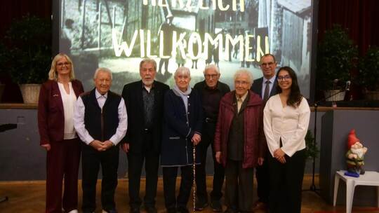 Sie wollen Erinnerungen für die nachkommenden Generationen bewahren (von links): Birgit Ella Siewert, Walter Fischer, Roland Erl