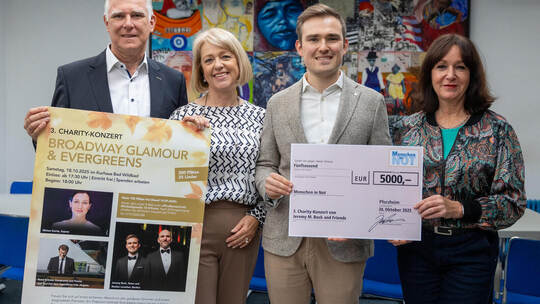 Spendenübergabe Buck Menschen in Not