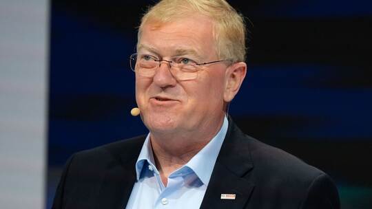 Stefan Hartung Stefan Hartung