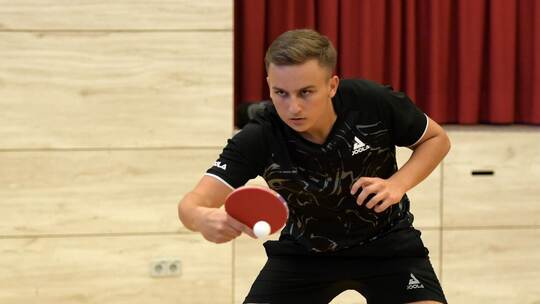 Luke Hofferer und seine Teamkollegen vom TTC Mutschelbach mühten sich gegen den Tabellendritten Bietigheim-Bissingen vergeblich.