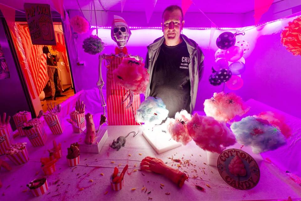 Besuch in Horror-Haus in Duisburg bei Halloween-Fan Sven Wagner Besuch in Horror-Haus in Duisburg bei Halloween-Fan Sven Wagner