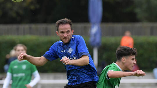 Der Höhenflug des FC Viktoria Enzberg mit Oliver Rolle (links) soll weitergehen. Foto: Ripberger