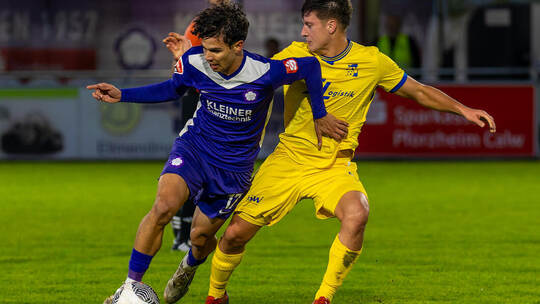 Den Schwung mitnehmen: Nöttingens Matej Mijic (links). Foto: Becker