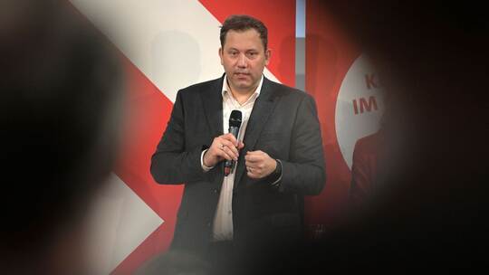 Bundesfinanzminister Klingbeil im Bürgergespräch Bundesfinanzminister Klingbeil im Bürgergespräch