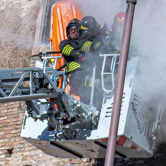 Mittelalterlicher Turm in Rom stürzt ein