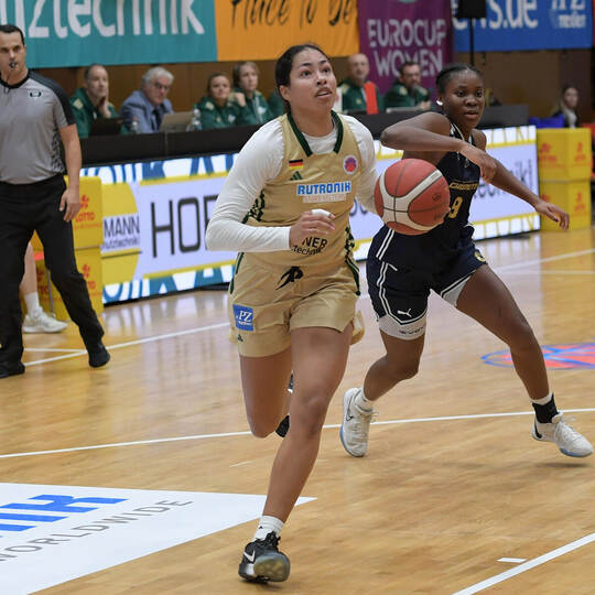 Kilyn McGuff (links) steuerte 17 Punkte zum Sieg von Keltern bei. Ripberger