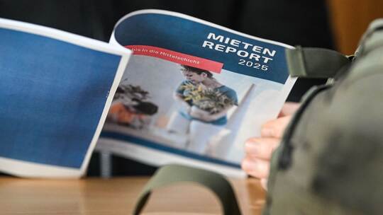 Mietenreport 2025 "Wohnungskrise bis in die Mittelschicht" Mietenreport 2025 "Wohnungskrise bis in die Mittelschicht"