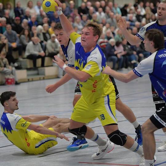 Befreiungsschlag: Gelingt dem HCN – hier am Ball Nils Pollmer – der ersehnte Auswärtssieg? Archivfoto: Michael Ripberger