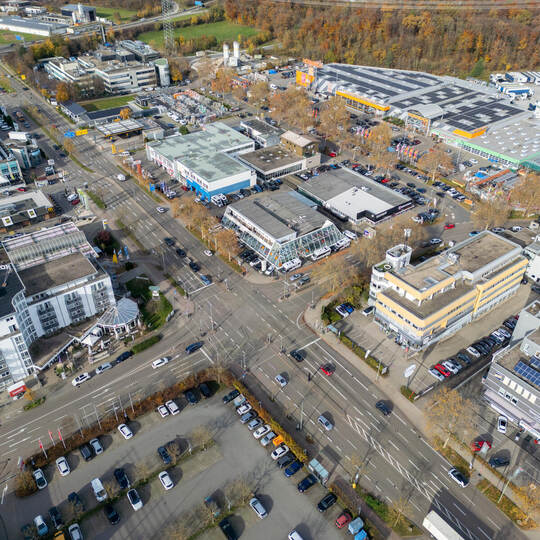 An der Kreuzung Karlsruher Straße/Mannheimer Straße/Stuttgarter Straße wird ab dem 10. November gebaut. Meyer Lichtsignalanlage WiHö