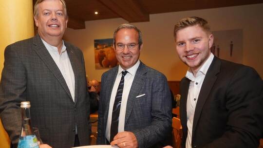 Uwe Weiss vom Ortsverband, der umweltpolitische Sprecher der CDU-Landtagsfraktion Raimund Haser und Landtagskandidat Nico Gunzel