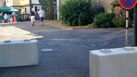 In Illingen kommen unter anderem solche Betonsperren bei öffentlichen Veranstaltungen zum Schutz der Besucher vor Amokfahrten zu