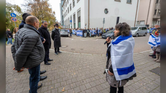 Menschenkette Jüdische Synagoge