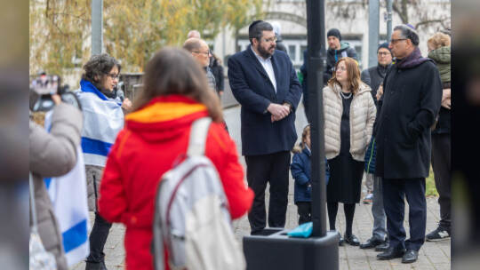 Menschenkette Jüdische Synagoge