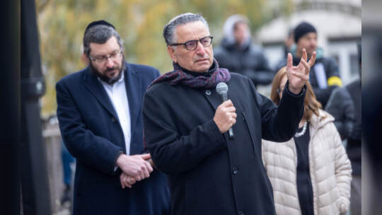 Menschenkette Jüdische Synagoge